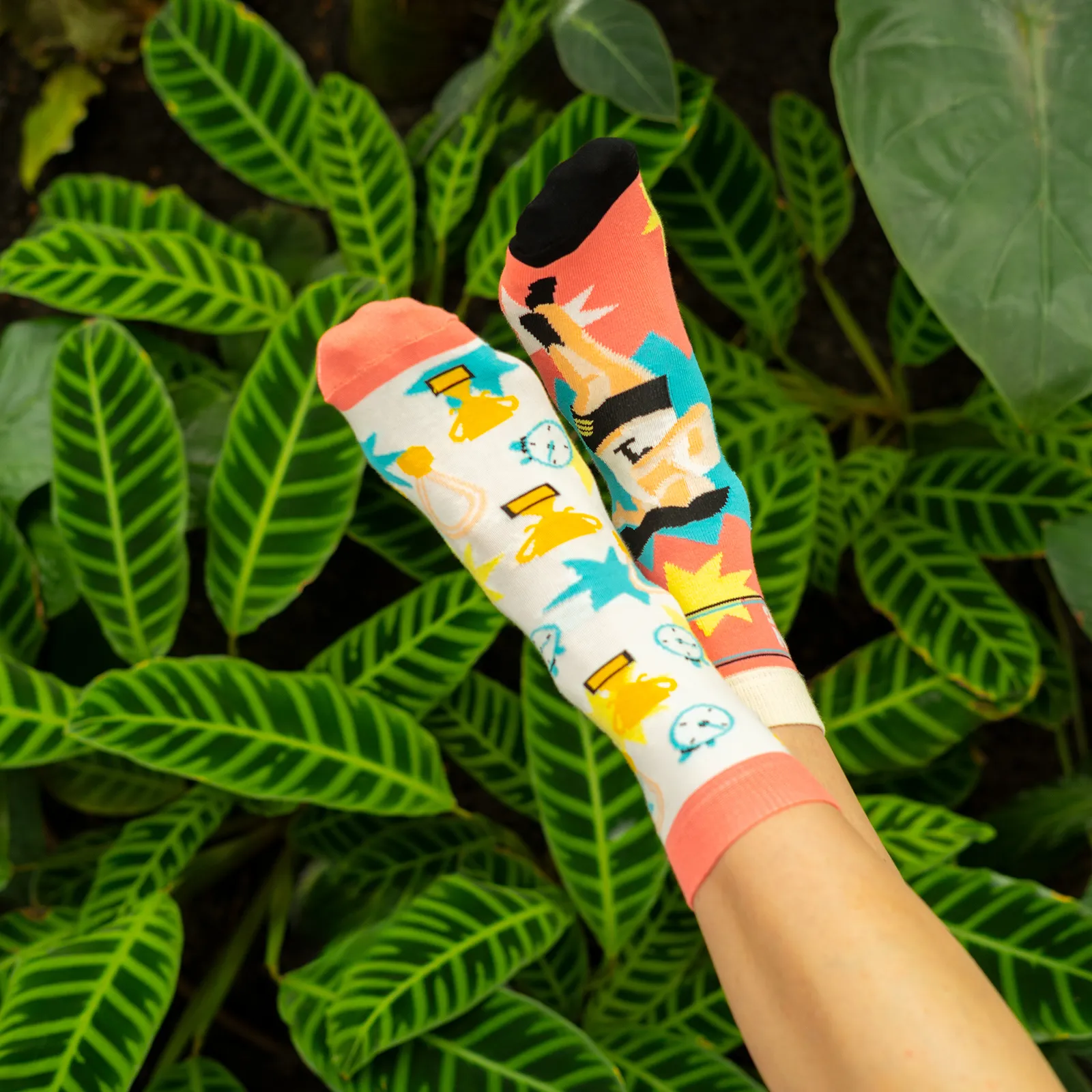 Colorful women's athletic socks SOXO.