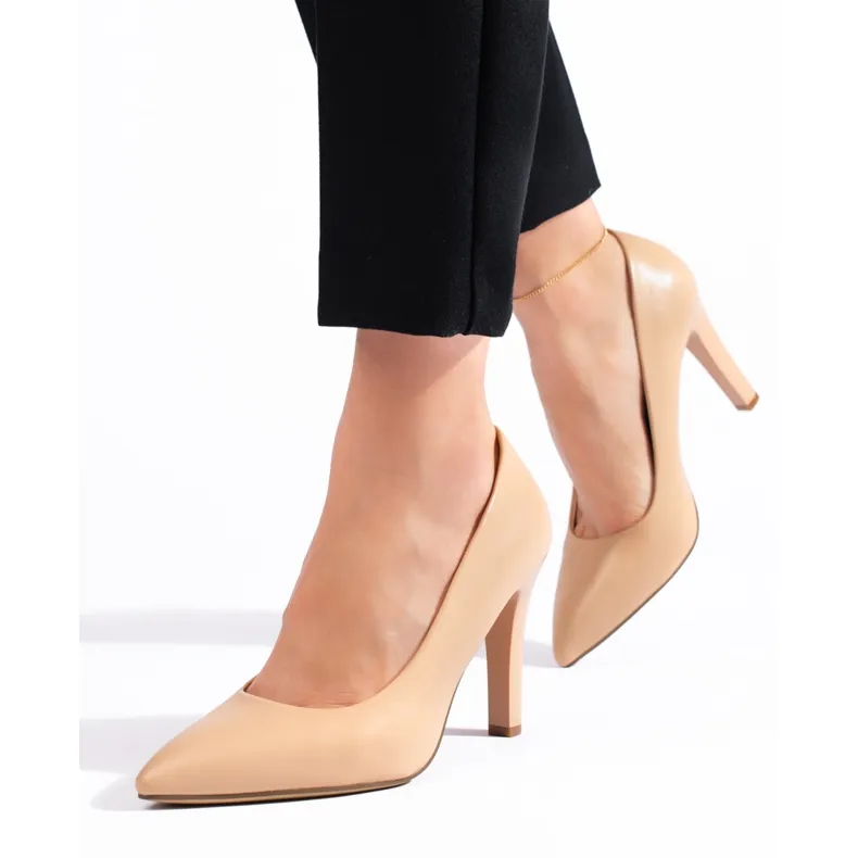 Comfortable beige women's pumps by Sergio Leone.