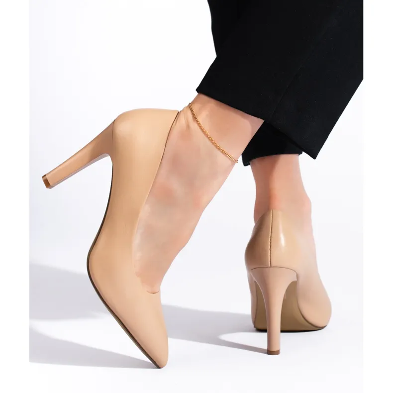 Comfortable beige women's pumps by Sergio Leone.