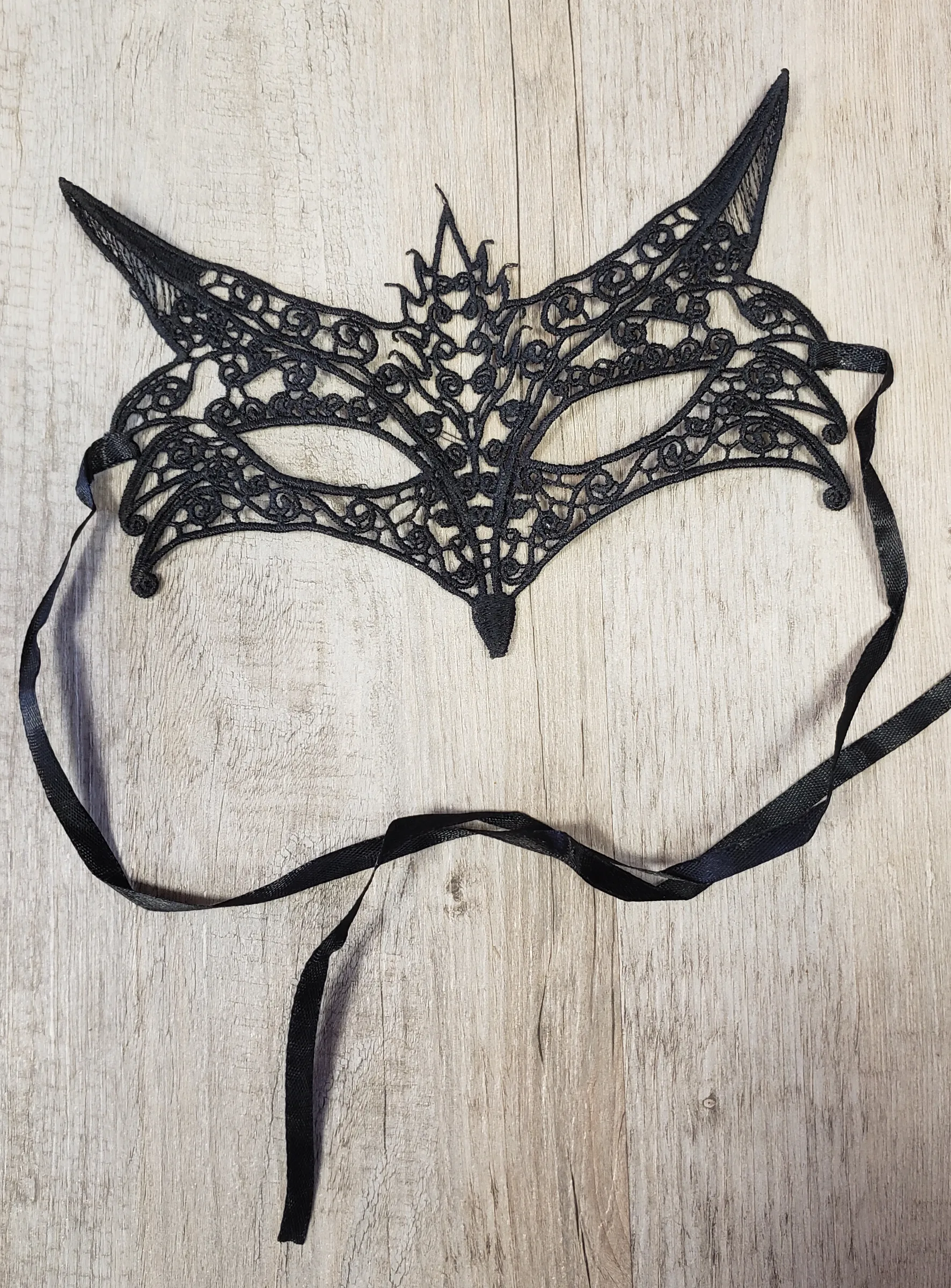 Evening Mask - Lou Lace