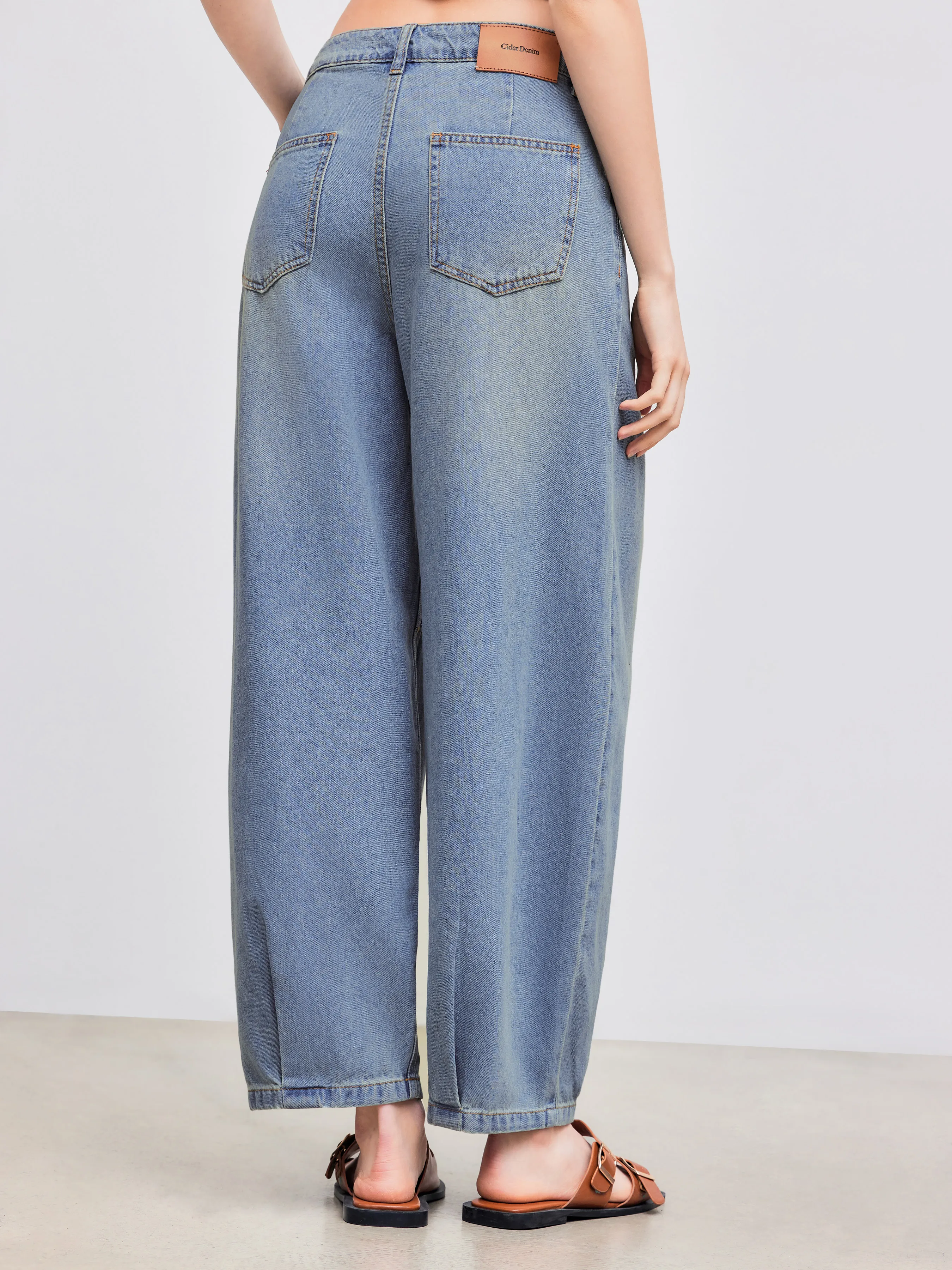 Jeans Cider in denim with mid-rise waist and solid pockets, barrel cut.