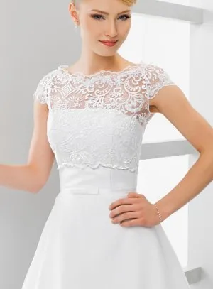 Lace-back Buttoned Short Sleeve Bridal Bolero