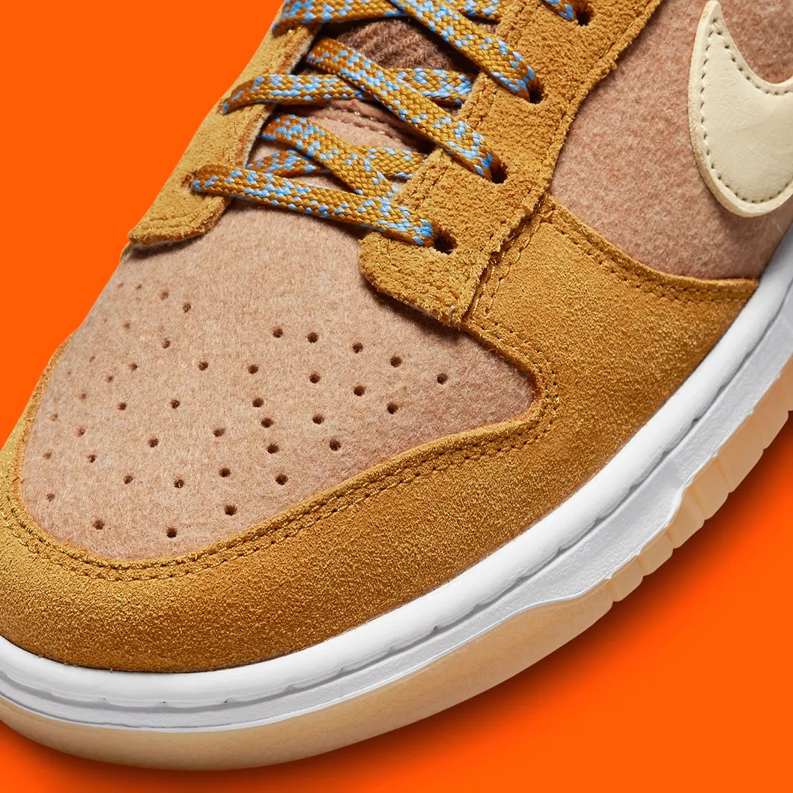 Nike Dunk Low SE Teddy Bear Praline - Buy Now.