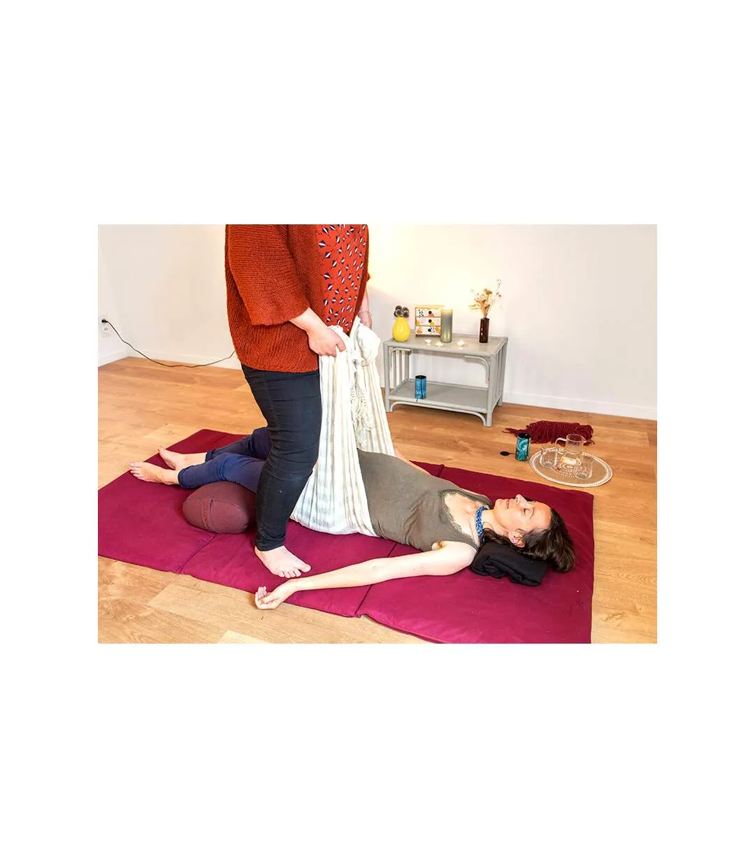 Pregnant Mom Relaxation Package with Yoga, Meditation, and Rebozo Massage - SMARTBOX - Wellness Gift Box