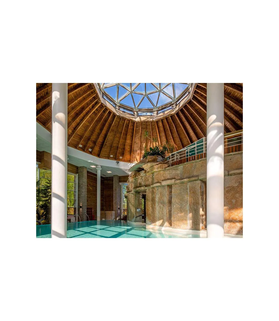 Relaxation break: access to five thermal baths and meal for two in the Pyrenees - SMARTBOX - Wellness Gift Box