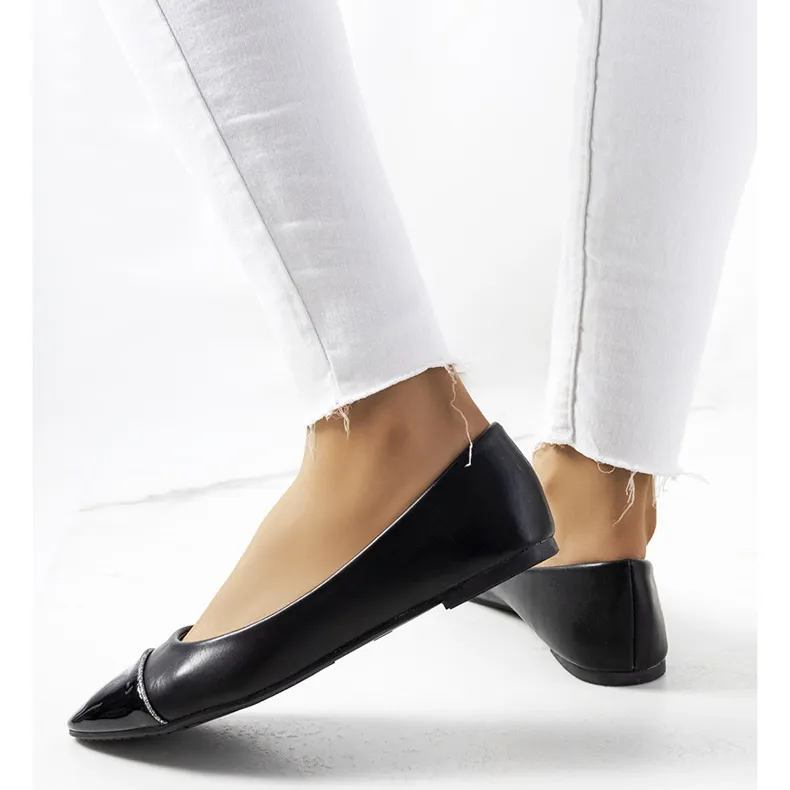 Varvio Black Women's Ballet Flats